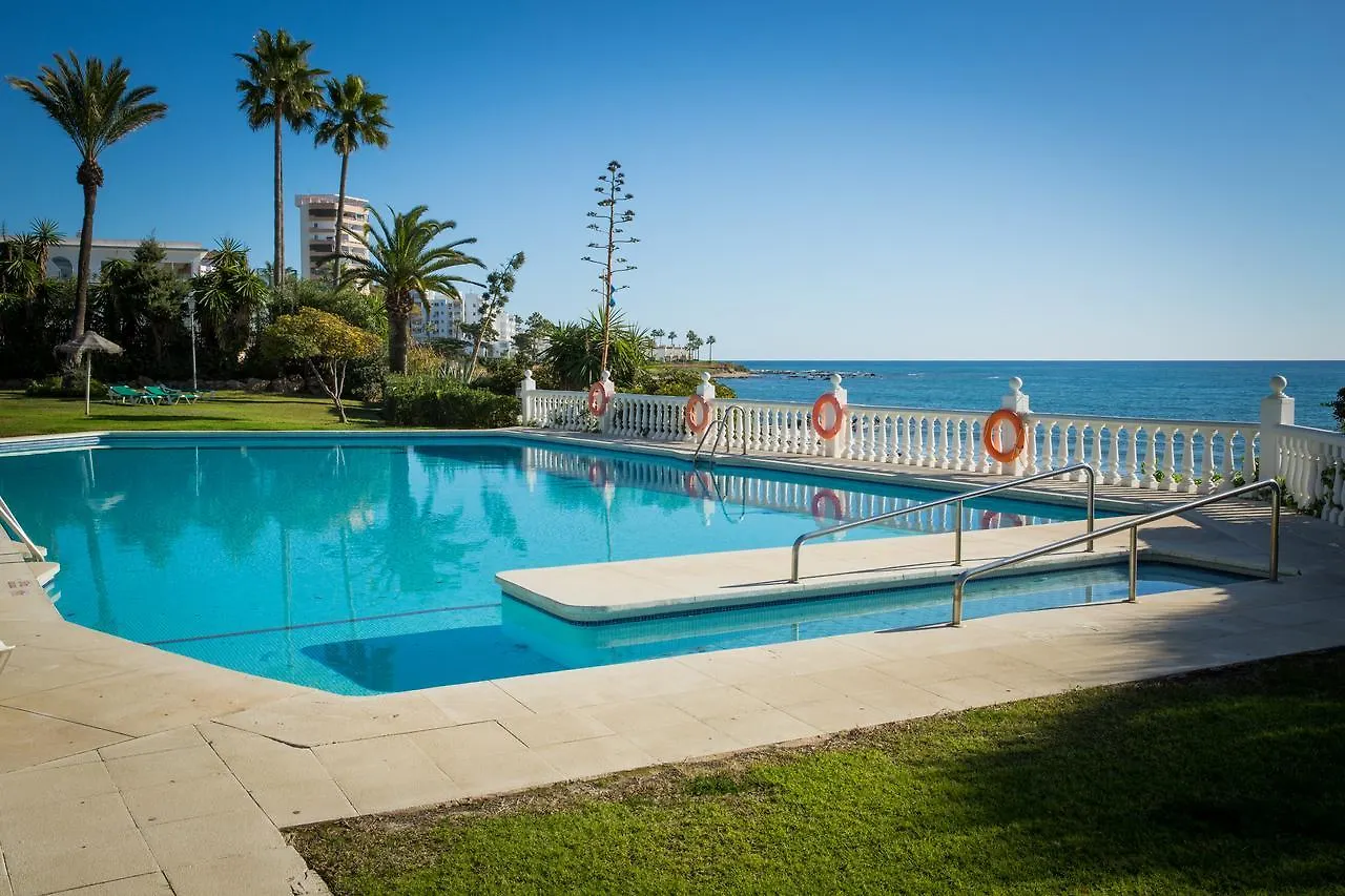 Holidays2Riviera Sea Side Front Beach Sitio de Calahonda 0*,
